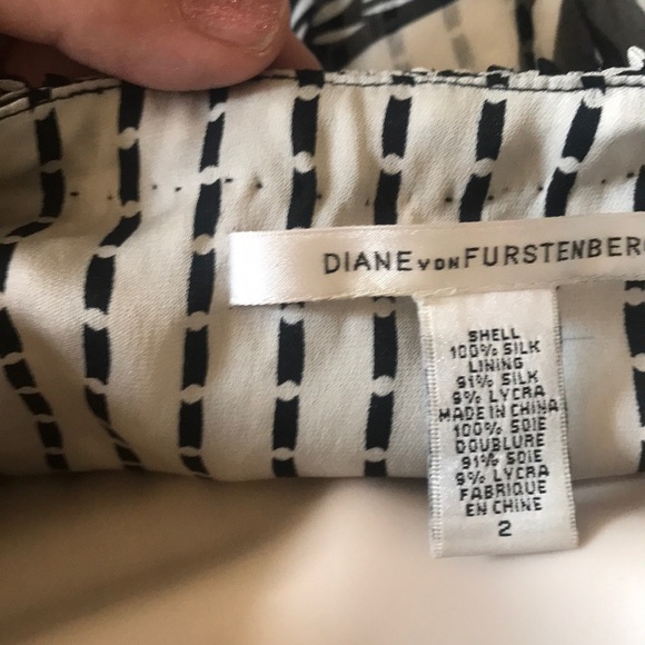Diane Von Furstenburg blouse - Picture 8 of 8
